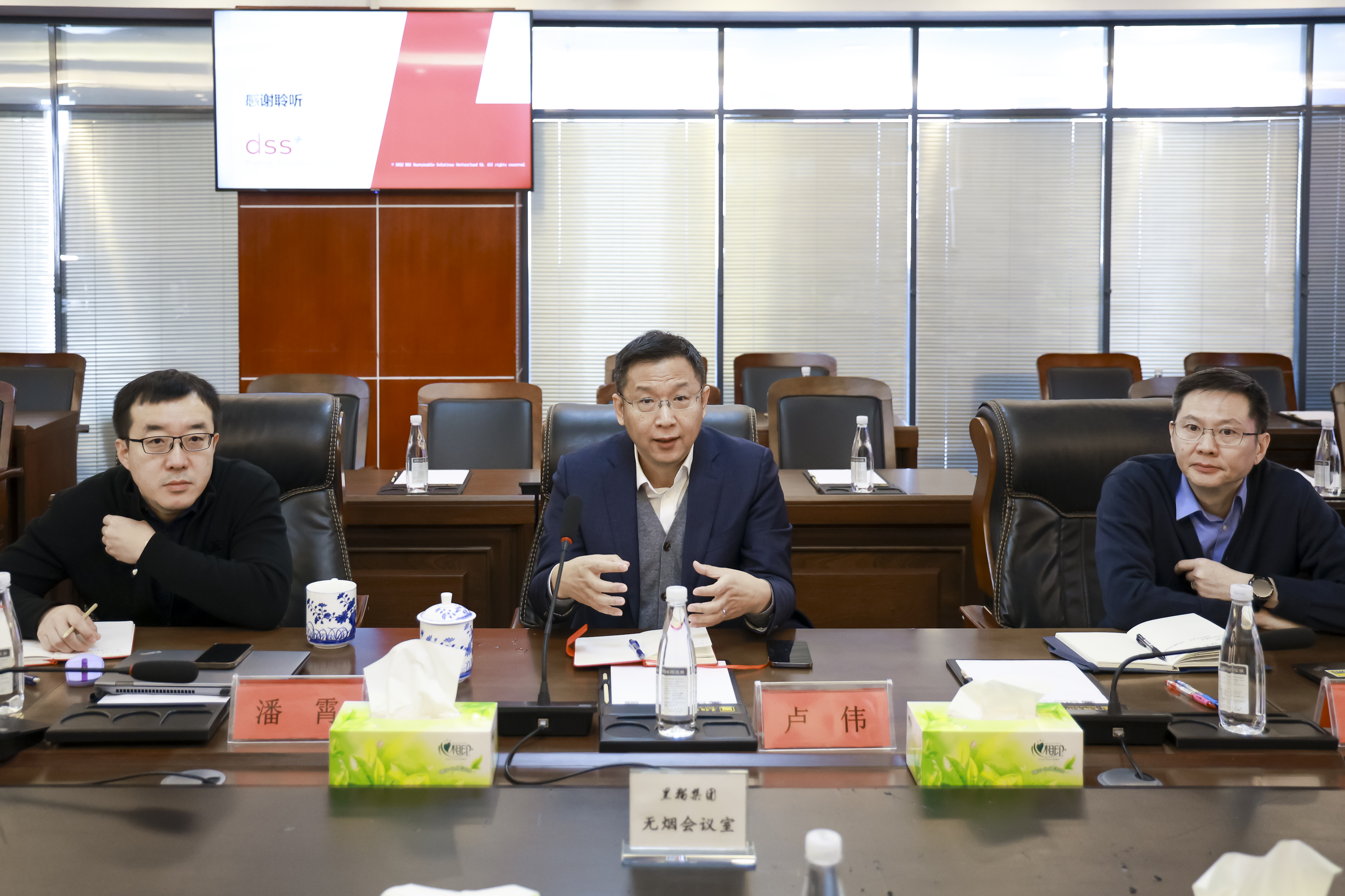 2L4A3170.jpg 2L4A3170.jpg