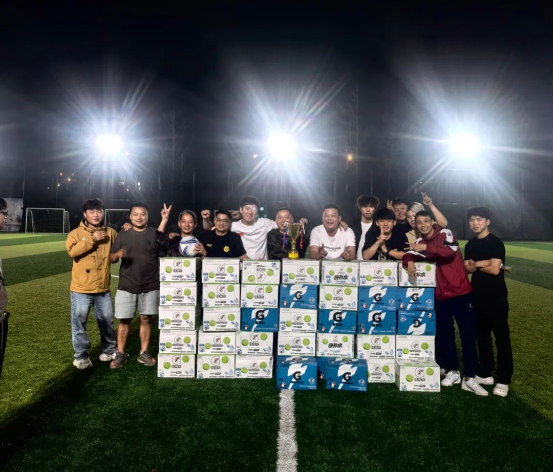黑貓集團(tuán)足球隊(duì)合影2.jpg 黑貓集團(tuán)足球隊(duì)合影2.jpg