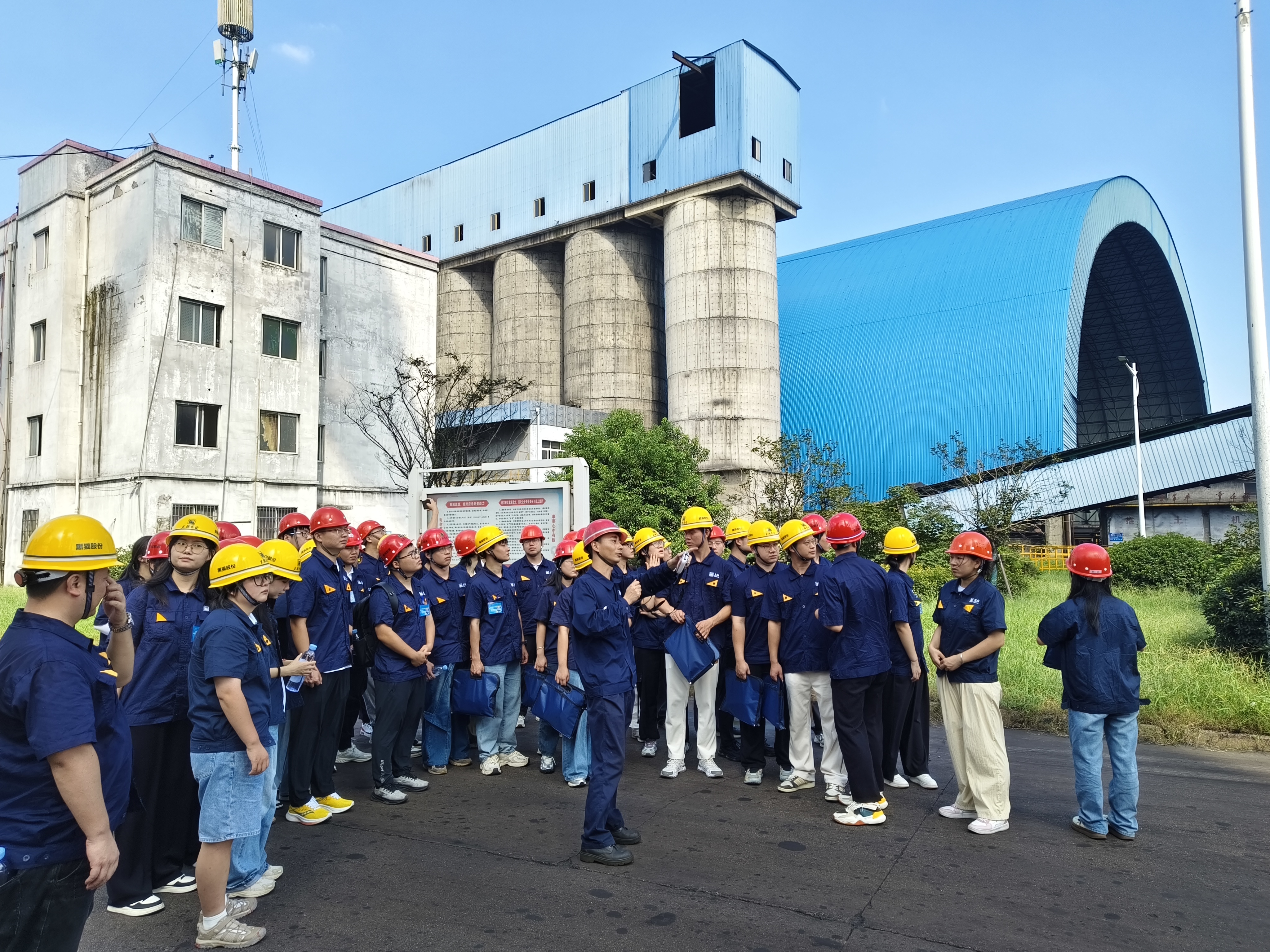 實(shí)地參觀01.jpg 實(shí)地參觀01.jpg