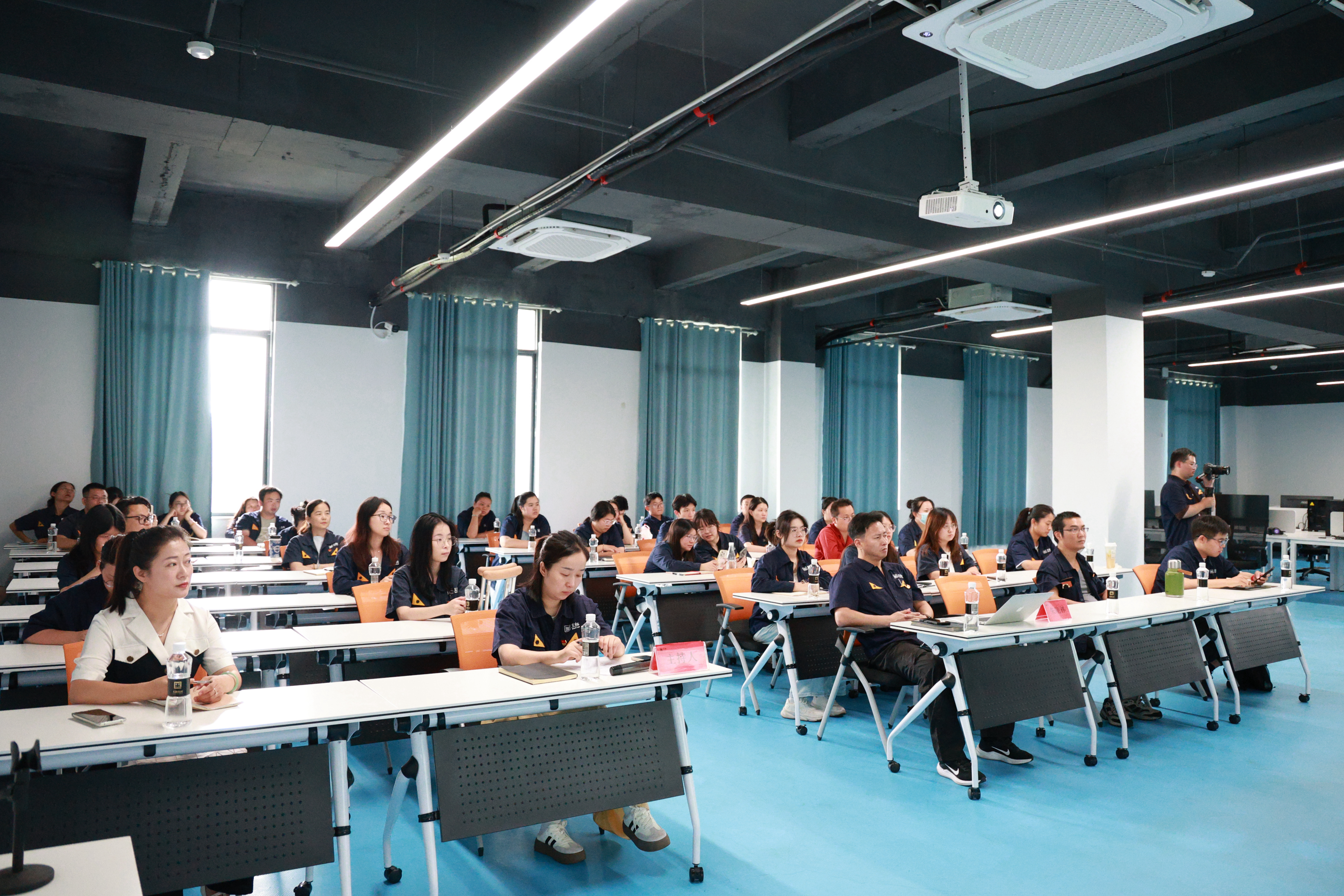 培訓(xùn)現(xiàn)場.jpg 培訓(xùn)現(xiàn)場.jpg